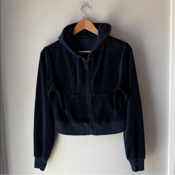 Brandy Melville John Galt Cropped Velour Full Zip Hoodie - Picture 3 of 8